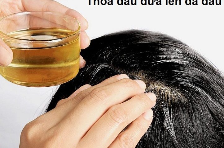 Thoa dầu dừa lên tóc giúp tóc và da đầu khỏe mạnh